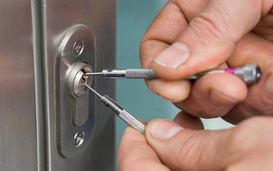 changer cylindre verrou Sèvres